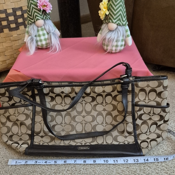 IN GOOD USED CONDITION.. Coach Tan Signature Canvas Tote with Brown Leather Trim - Picture 11 of 14